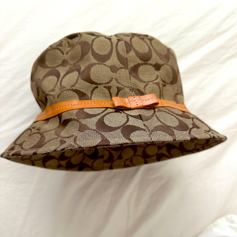 COACH BUCKET HAT WITH VACHETTA LEATHER STRAP VINTAGE CIRCA 2001 LIKE NEW SZ M/L